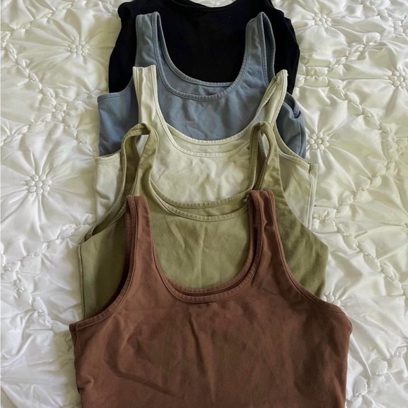 Assorted Cropped Tank Tops Bundle - Picture 1 of 7